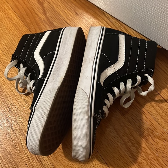 Vans - Picture 2 of 2